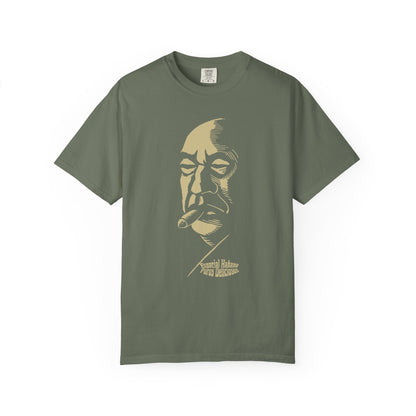 T-shirt with a graphic design of the face of a man smoking a cigar and Spanish text