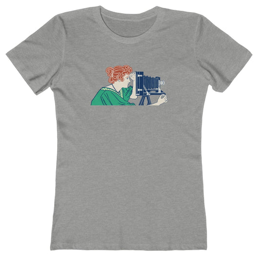 T-shirt with retro graphic of a photographer