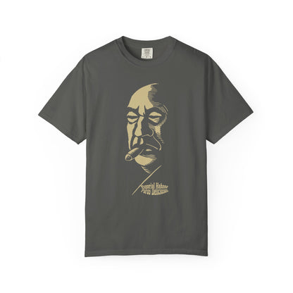 T-shirt with a graphic design of the face of a man smoking a cigar and Spanish text